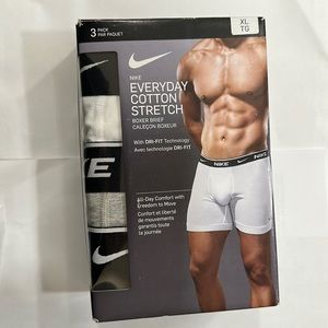 Nike everyday cotton stretch size XL